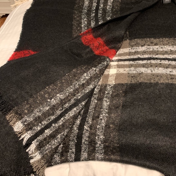 Soft wrap one size. Never worn - Picture 10 of 12